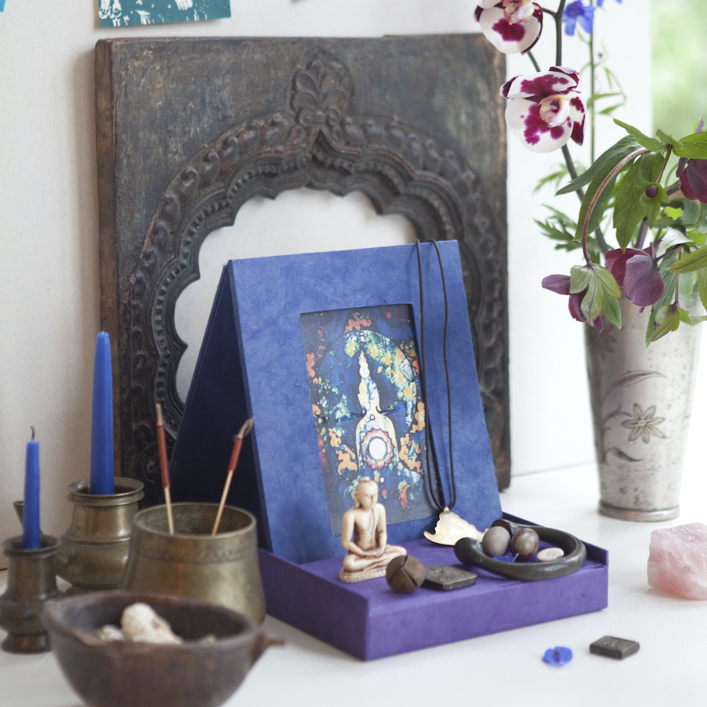 Shrine in a box | Purple