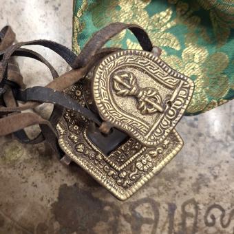 amulet holder amulethouder tibetan tibet