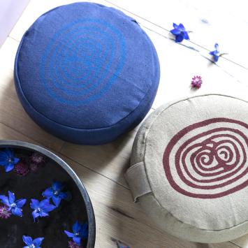 yoga poef pillow meditatie meditation blauw blue blockprint